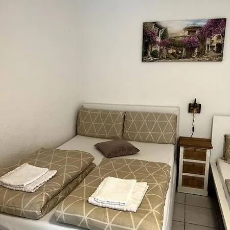 Gastehaus Mit Direkten Zugang Zu Einer Terrasse Apartment *