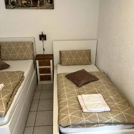Apartment Gastehaus Mit Direkten Zugang Zu Einer Terrasse